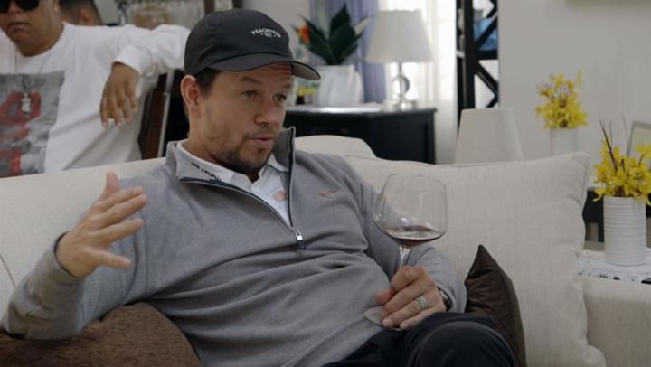 Wahlburgers - S10E11