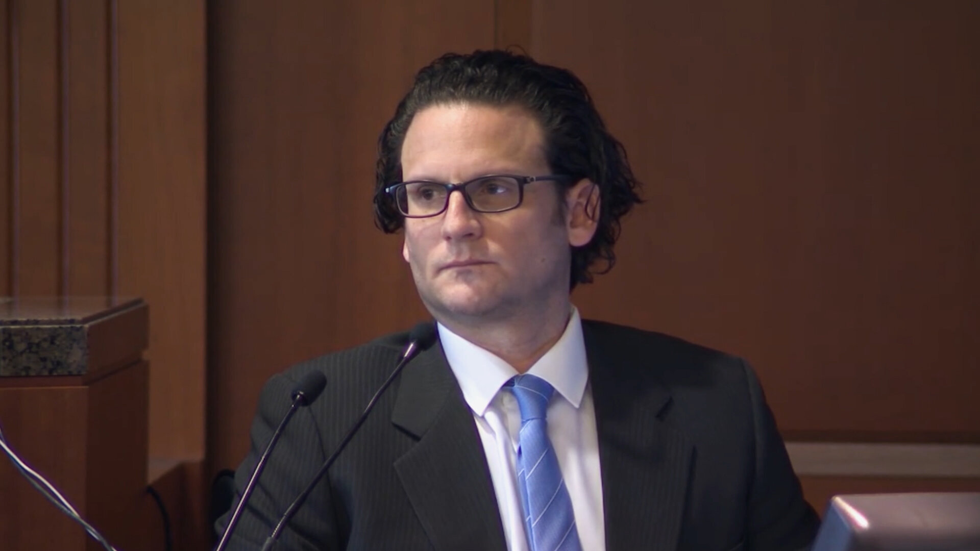 Taking the Stand - S4E11