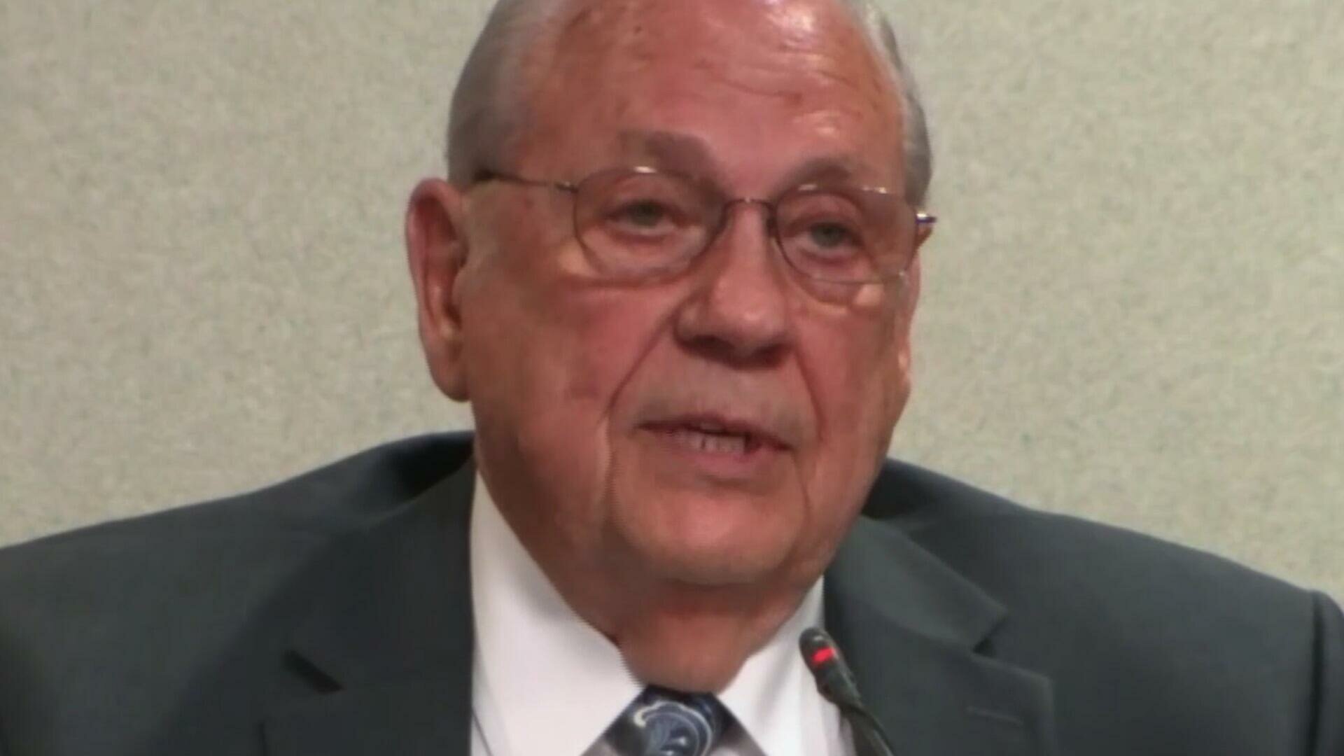 Taking the Stand - S4E11