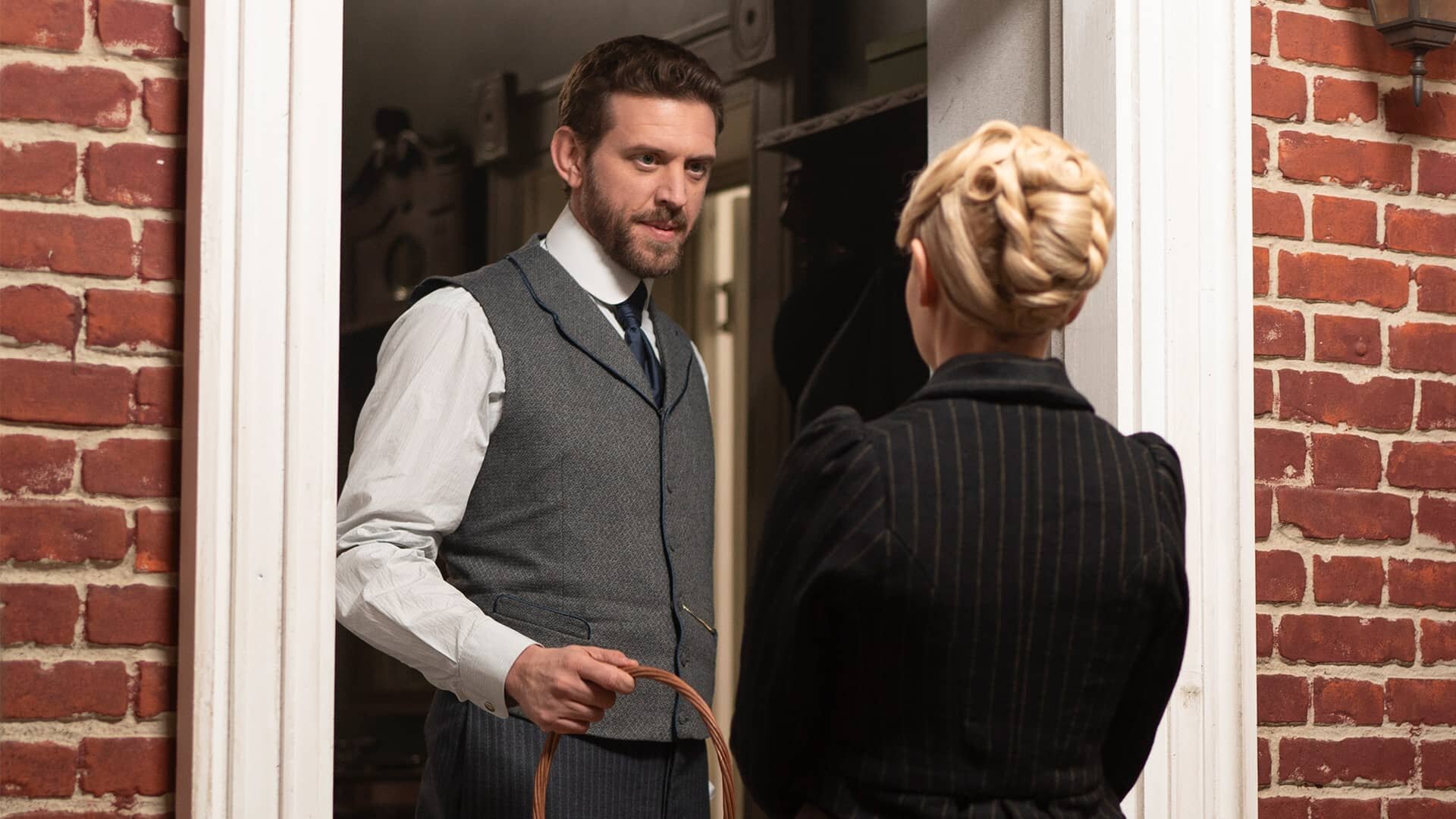 Miss Scarlet and The Duke - S5E1