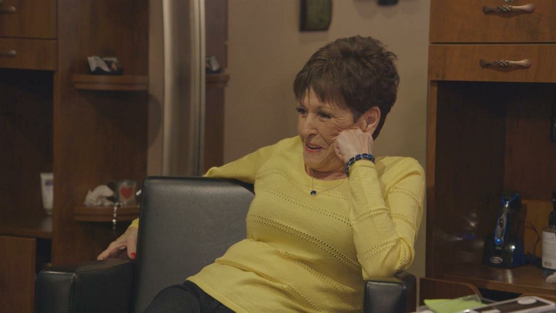 Wahlburgers - S10E11