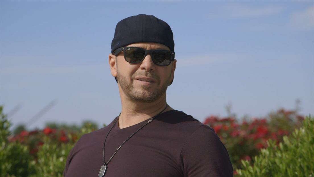 Wahlburgers - S10E11