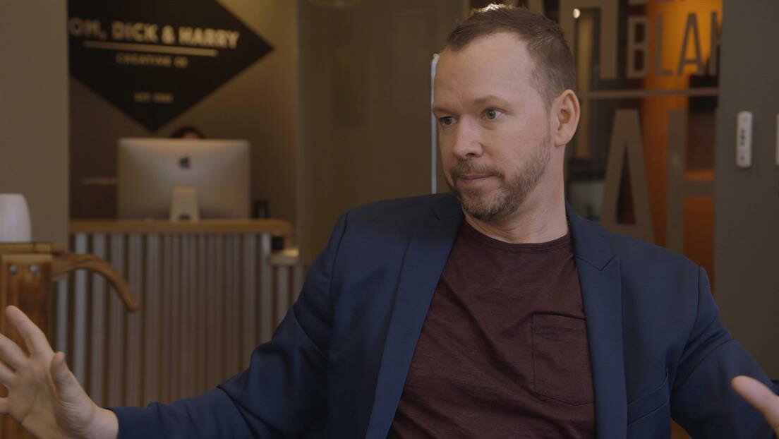 Wahlburgers - S10E11