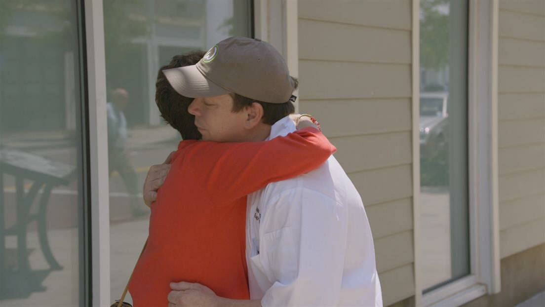 Wahlburgers - S10E11