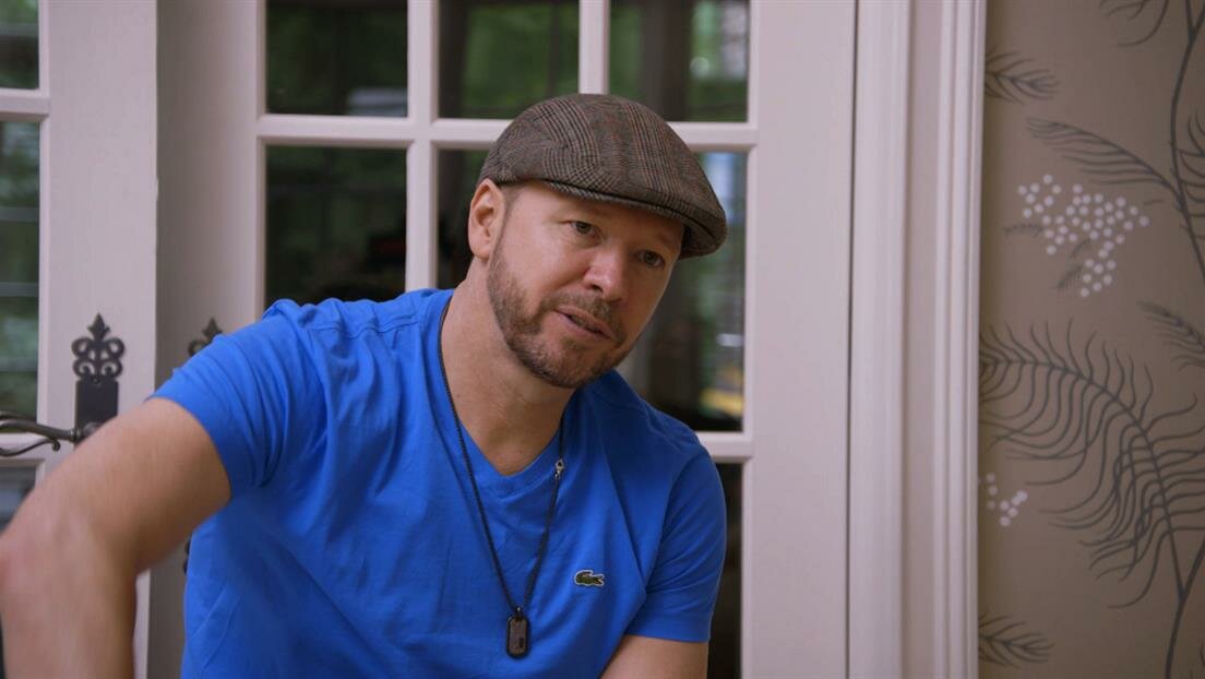 Wahlburgers - S10E11