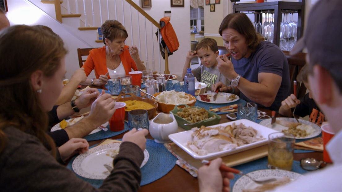 Wahlburgers - S10E11