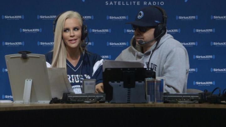 Wahlburgers - S10E11