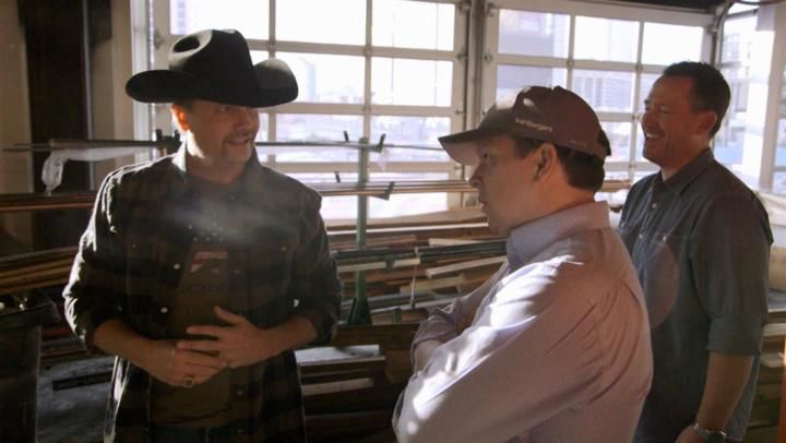 Wahlburgers - S10E11