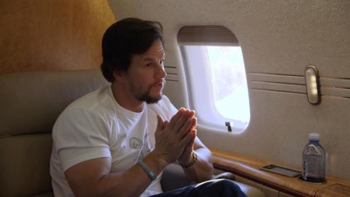 Wahlburgers - S10E11