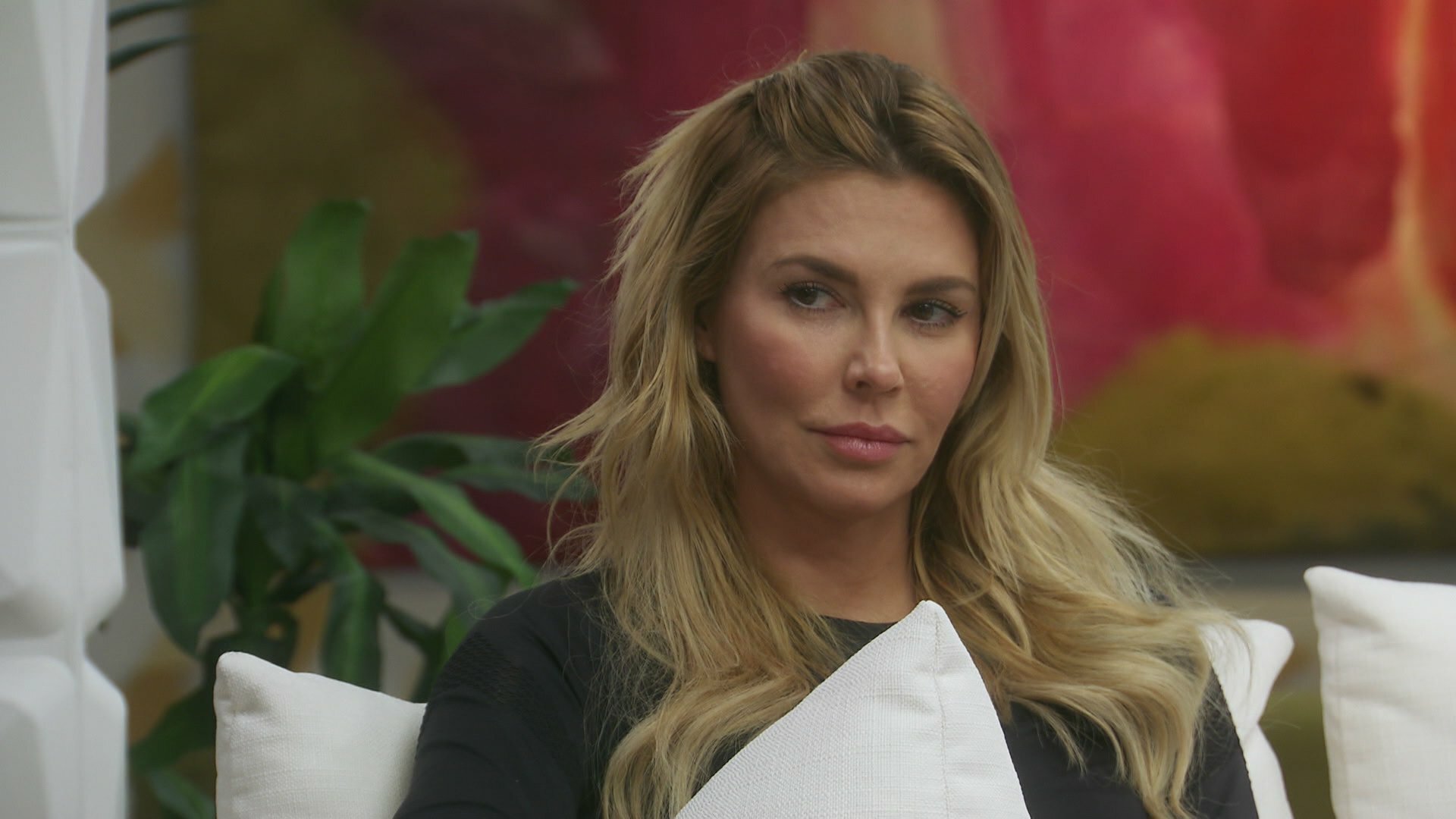Famously Single - S2E8